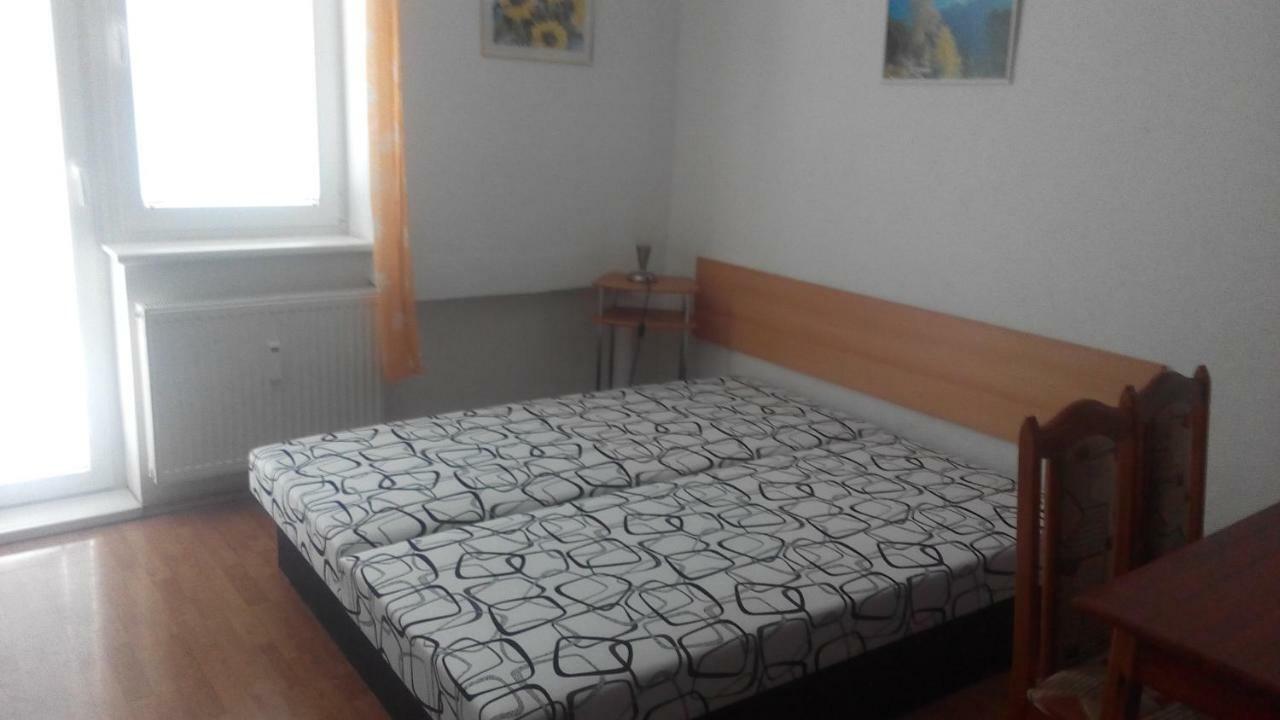 Apartment Almet, Apartmanove 205